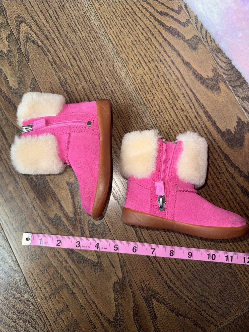 UGG Pink Shearling-Trim Kids Boots size 6 baby walker euc